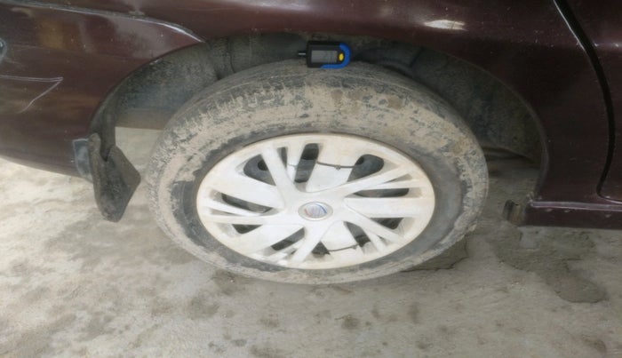 2011 Tata Indigo CS LX TDI, Diesel, Manual, 1,00,000 km, tyre