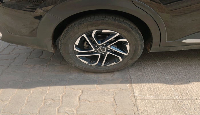 2024 KIA CARENS LUXURY PLUS 1.5 DIESEL AT 7 STR, Diesel, Automatic, 18,149 km, tyre