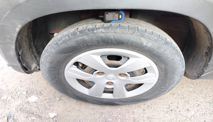 2016 Renault Kwid RXT 0.8, Petrol, Manual, 70,485 km, tyre