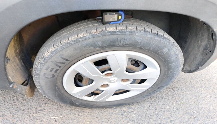 2016 Renault Kwid RXT 0.8, Petrol, Manual, 70,485 km, tyre