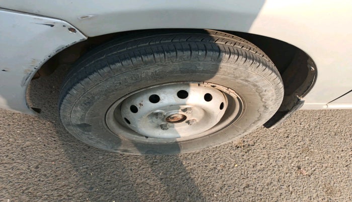 2011 Maruti Alto LXI CNG, Petrol, Manual, 33,761 km, tyre