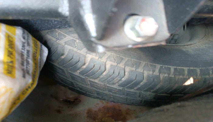 2011 Maruti Alto LXI CNG, Petrol, Manual, 33,761 km, tyre