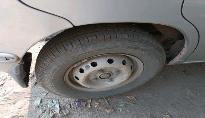 2011 Maruti Alto LXI CNG, Petrol, Manual, 33,761 km, tyre