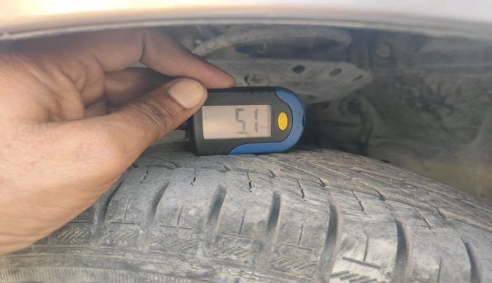 2013 Honda Brio V MT, Petrol, Manual, 74,133 km, tyre