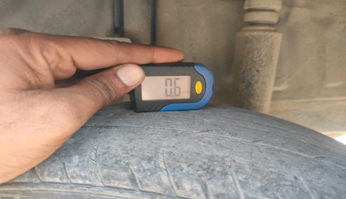 2013 Honda Brio V MT, Petrol, Manual, 74,133 km, tyre