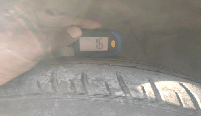 2013 Honda Brio V MT, Petrol, Manual, 74,133 km, tyre