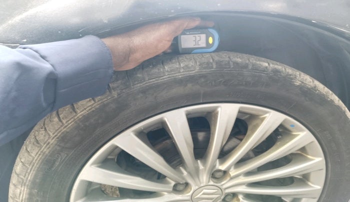 2017 Maruti Ciaz ALPHA  AT 1.4  PETROL, Petrol, Automatic, 2,14,351 km, tyre