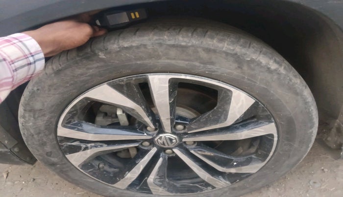 2023 MG HECTOR PLUS SHARP PRO 2.0 TURBO DIESEL 7 STR, Diesel, Manual, 84,659 km, tyre