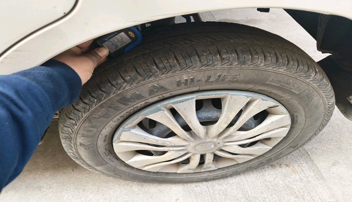 2018 Maruti Alto 800 LXI, Petrol, Manual, 1,56,495 km, tyre