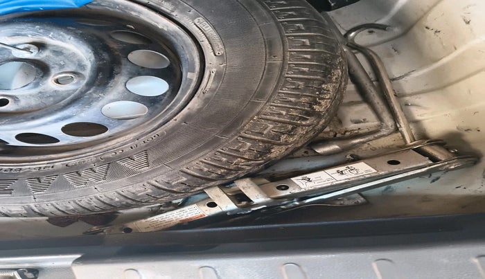 2018 Maruti Alto 800 LXI, Petrol, Manual, 1,56,495 km, tyre