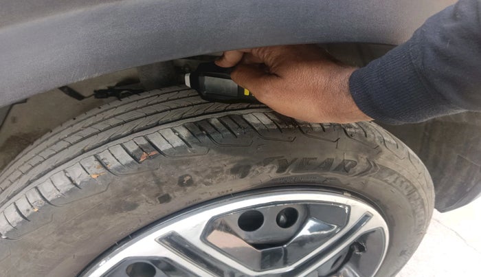 2024 Tata NEXON SMART+ 1.2 PETROL, Petrol, Manual, 24,724 km, tyre