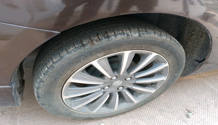 2020 Maruti Ciaz ALPHA  AT 1.5 SHVS PETROL, Petrol, Automatic, 49,589 km, tyre