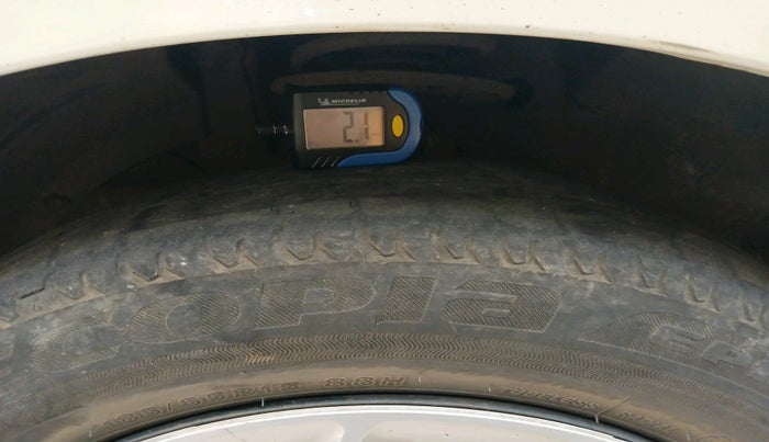 2021 Maruti Ertiga VXI CNG, Petrol, Manual, 94,200 km, tyre