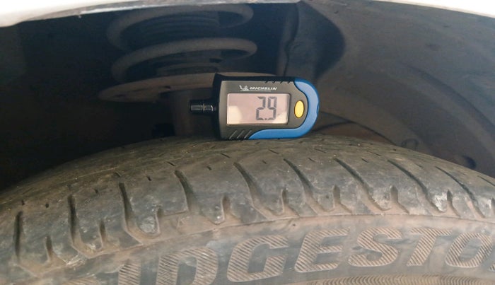 2021 Maruti Ertiga VXI CNG, Petrol, Manual, 94,200 km, tyre