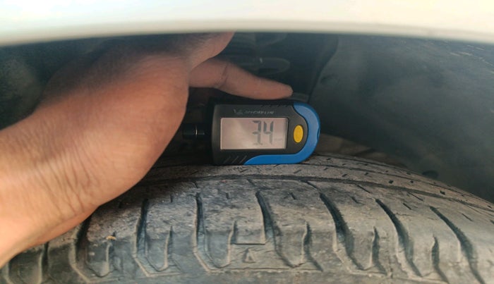 2017 Maruti Dzire ZDI, Diesel, Manual, 74,593 km, tyre