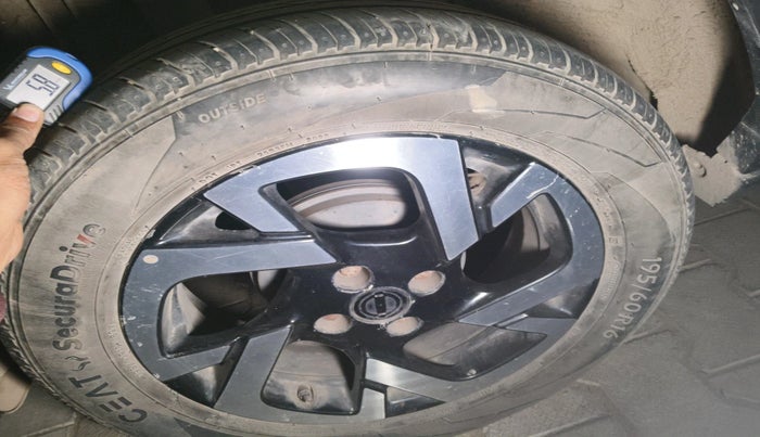 2022 Nissan MAGNITE XV TURBO CVT, Petrol, Automatic, 22,029 km, tyre