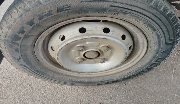 2011 Maruti Alto LXI, Petrol, Manual, 1,45,893 km, tyre