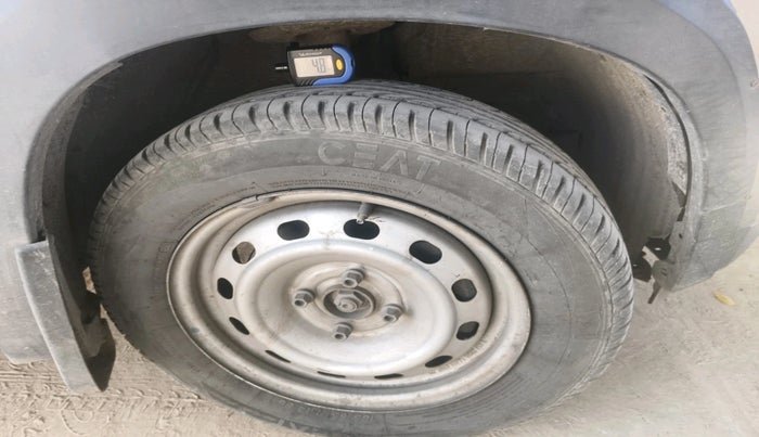 2018 Mahindra KUV 100 NXT K2 P 6 STR, Petrol, Manual, 1,40,371 km, tyre