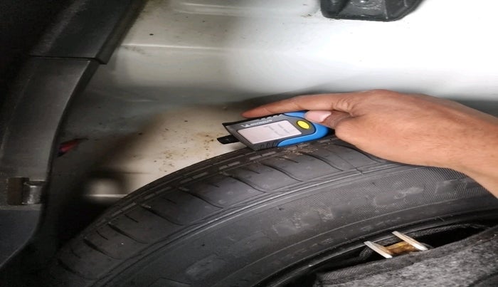 2021 KIA SONET HTK PLUS 1.2, Petrol, Manual, 32,151 km, tyre