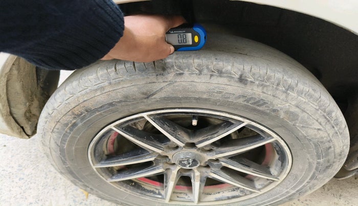 2017 Maruti Dzire VXI AMT, Petrol, Automatic, 85,149 km, tyre