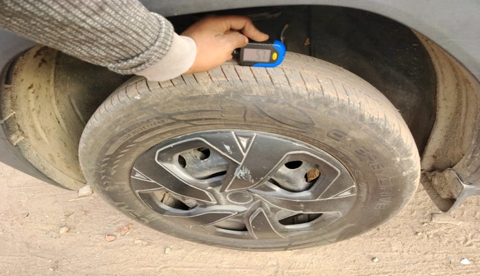 2025 Tata PUNCH PURE MT CNG, Petrol, Manual, 4,490 km, tyre