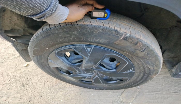 2025 Tata PUNCH PURE MT CNG, Petrol, Manual, 4,490 km, tyre