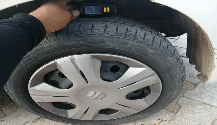 2016 Maruti Wagon R 1.0 VXI, Petrol, Manual, 1,36,741 km, tyre