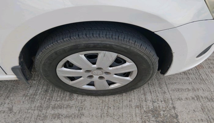 2012 Volkswagen Vento TRENDLINE DIESEL 1.6, Diesel, Manual, 25,502 km, tyre