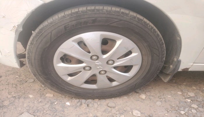 2013 Hyundai i10 SPORTZ 1.2 AT, Petrol, Automatic, 66,997 km, tyre