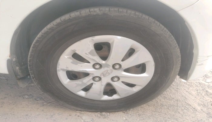 2013 Hyundai i10 SPORTZ 1.2 AT, Petrol, Automatic, 66,997 km, tyre