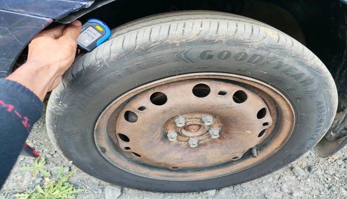 2014 Volkswagen Polo COMFORTLINE 1.5L, Diesel, Manual, 2,18,250 km, tyre