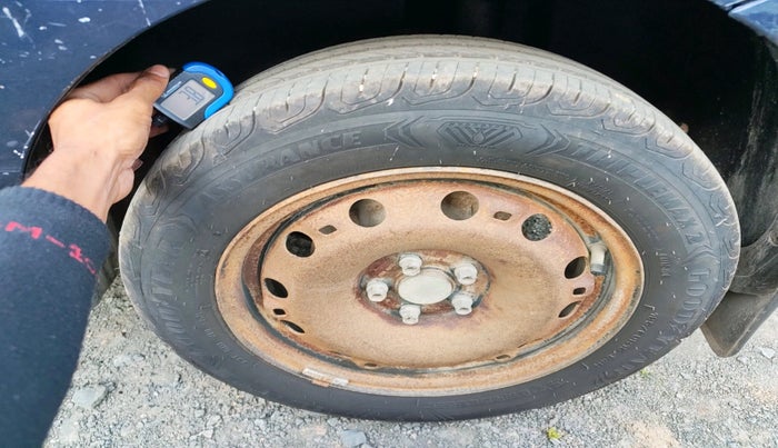 2014 Volkswagen Polo COMFORTLINE 1.5L, Diesel, Manual, 2,18,250 km, tyre