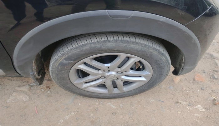 2023 Renault TRIBER RXZ Urban Night Limited Edition, Petrol, Manual, 30,316 km, tyre