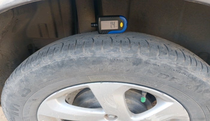 2017 Maruti Swift LDI, Diesel, Manual, 1,94,751 km, tyre