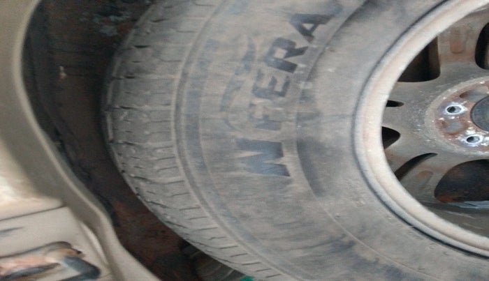 2012 Honda CRV 2.4L 2WD AT, Petrol, Automatic, 1,64,470 km, tyre