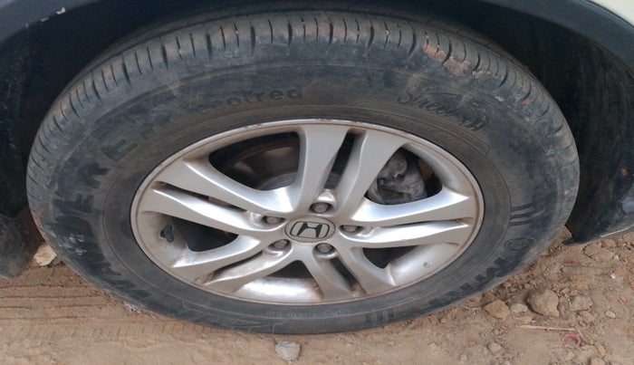 2012 Honda CRV 2.4L 2WD AT, Petrol, Automatic, 1,64,470 km, tyre