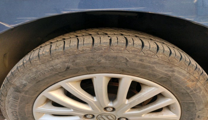 2017 Maruti Dzire ZXI AMT, Petrol, Automatic, 1,18,534 km, tyre