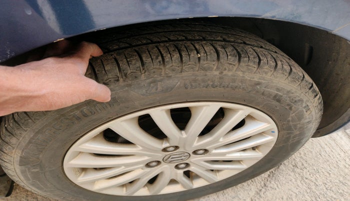 2017 Maruti Dzire ZXI AMT, Petrol, Automatic, 1,18,534 km, tyre