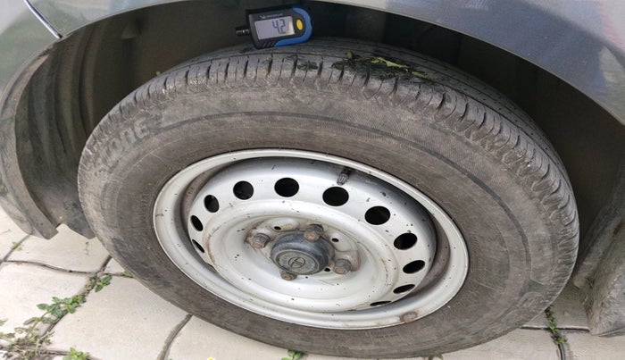 2022 Tata ALTROZ XE PETROL, Petrol, Manual, 30,671 km, tyre