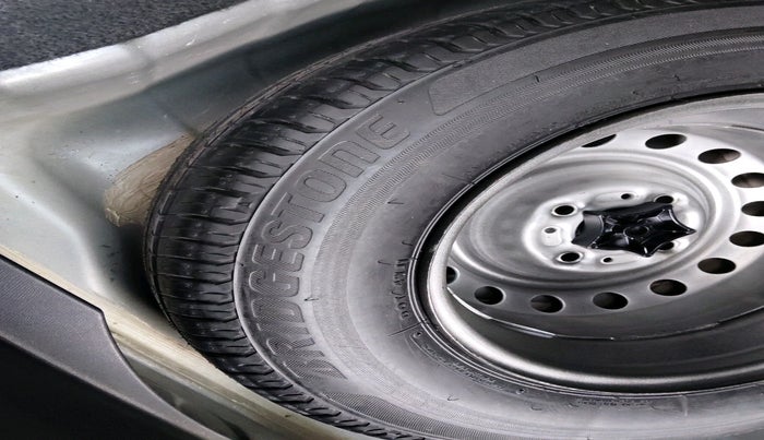 2022 Tata ALTROZ XE PETROL, Petrol, Manual, 30,671 km, tyre