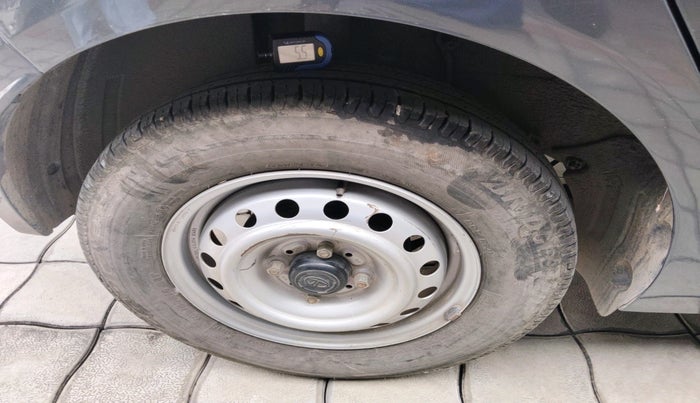 2022 Tata ALTROZ XE PETROL, Petrol, Manual, 30,671 km, tyre