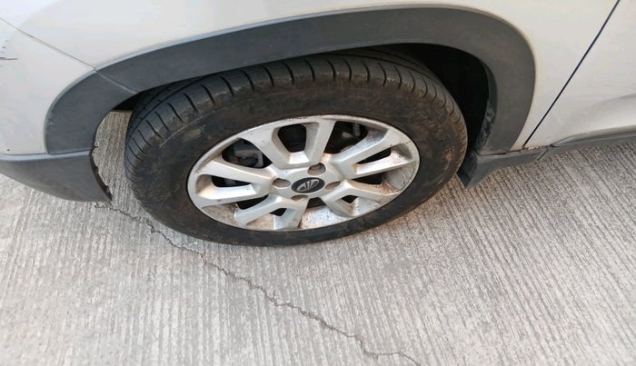 2017 Mahindra Kuv100 K8 D 6 STR, Diesel, Manual, 67,236 km, tyre