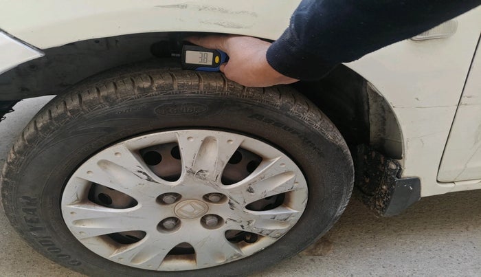 2014 Honda Amaze 1.2L I-VTEC S, Petrol, Manual, 1,13,757 km, tyre