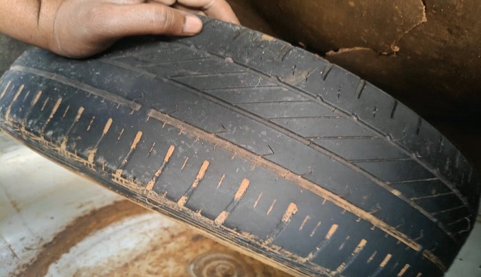 2014 Honda Amaze 1.2L I-VTEC S, Petrol, Manual, 1,13,757 km, tyre