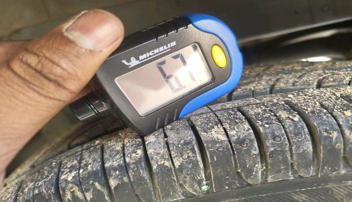 2014 Maruti Alto 800 LXI, Petrol, Manual, 75,540 km, tyre