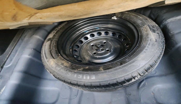 2022 Hyundai AURA SX 1.2, Petrol, Manual, 25,560 km, tyre