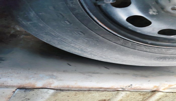 2013 Ford Figo ZXI 1.4 DIESEL, Diesel, Manual, 1,01,138 km, tyre