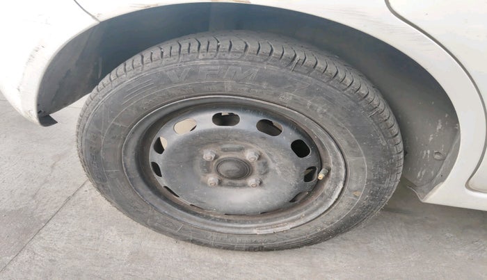 2013 Ford Figo ZXI 1.4 DIESEL, Diesel, Manual, 1,01,138 km, tyre