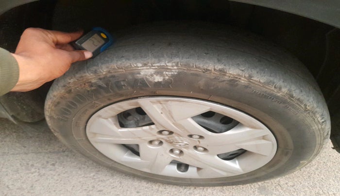 2021 Hyundai VENUE S 1.2, Petrol, Manual, 55,489 km, tyre