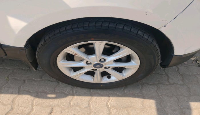 2018 Ford Ecosport TITANIUM 1.5L DIESEL, Diesel, Manual, 1,12,667 km, tyre